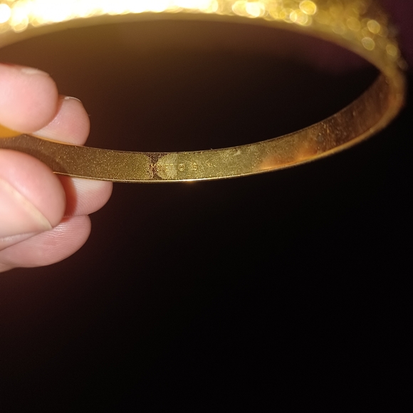 Two gold toned diamond cut MONET bangles - Picture 4 of 4